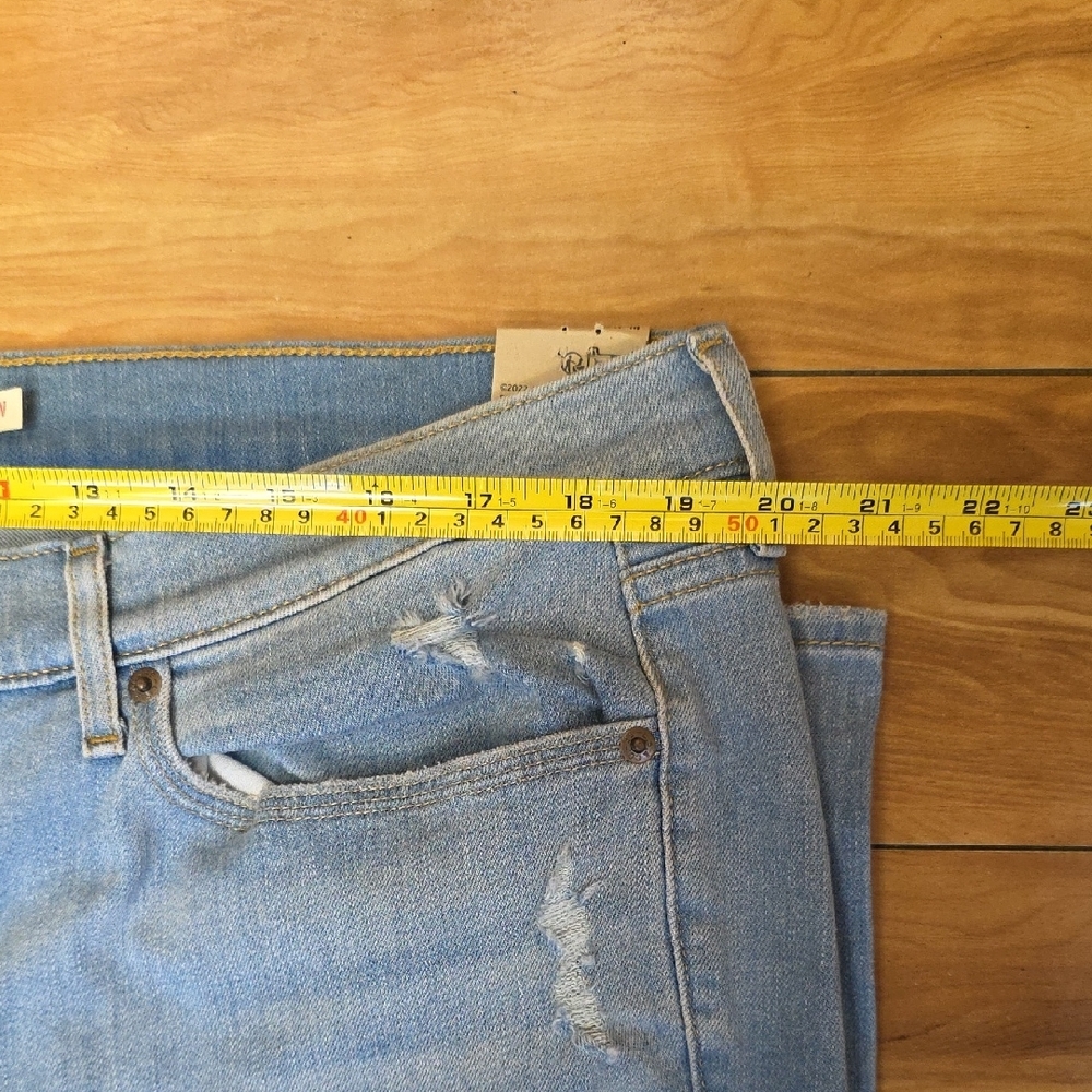 Levi's Size 18W Vintage Classic Bootcut Jeans Mid-Rise Distressed Light Wash NEW - Picture 10 of 15